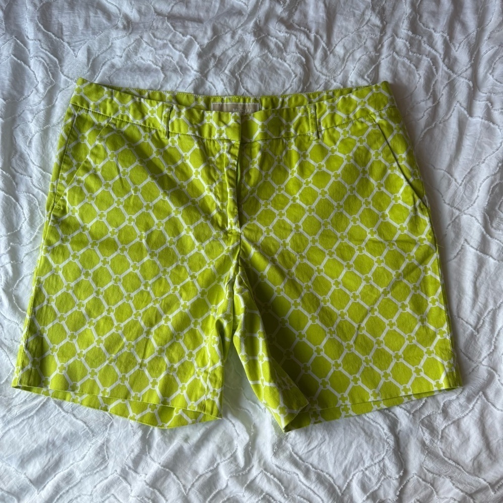 MICHAEL Michael Kors Green and White Shorts Design